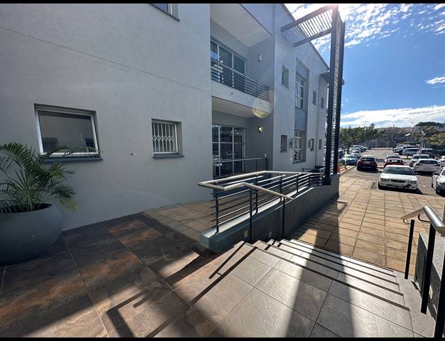 40M² CO-WORKING SPACE TO LET IN DIE HOEWES